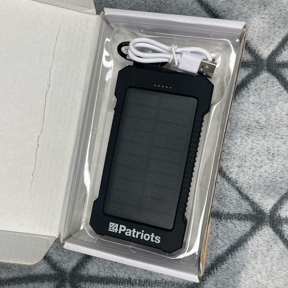 4Patriots Water Resistant Patriot Power Cell Bank Portable Charger Solar Panel V - Picture 5 of 5